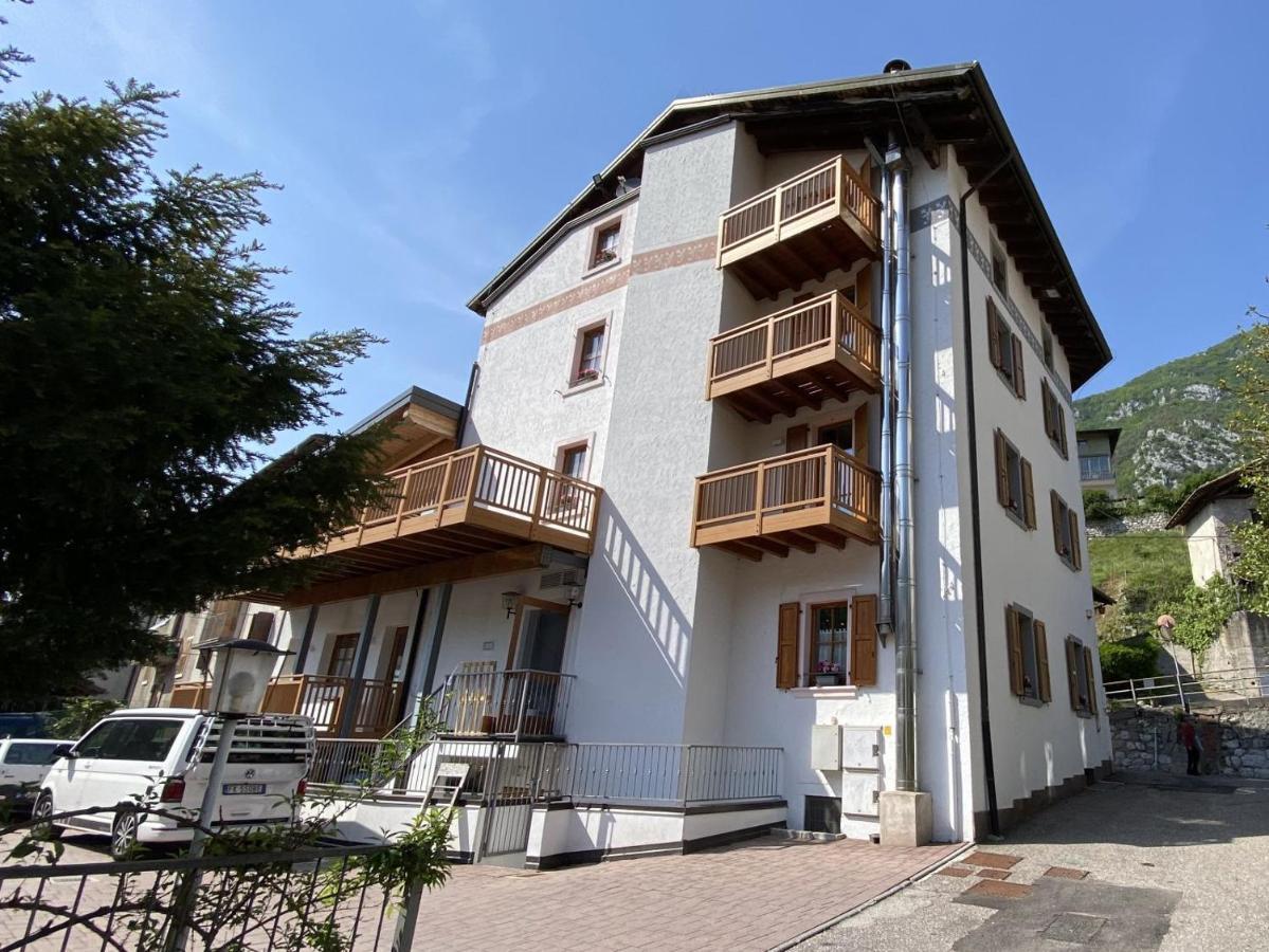 Hotel Bed & Bike Ledro Molina di Ledro Exterior photo